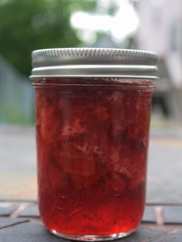 Four Ingredient Strawberry Jelly