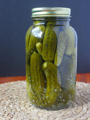 How to Make Crunchy Dill Pickles