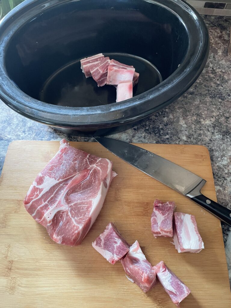 Crockpot pulled pork to cook in your meal plan